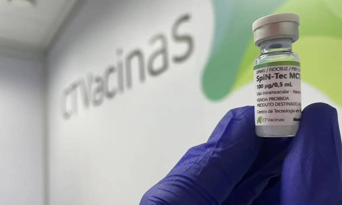Capa Brasil deve ter primeira vacina 100% nacional contra covid-19 em 2026