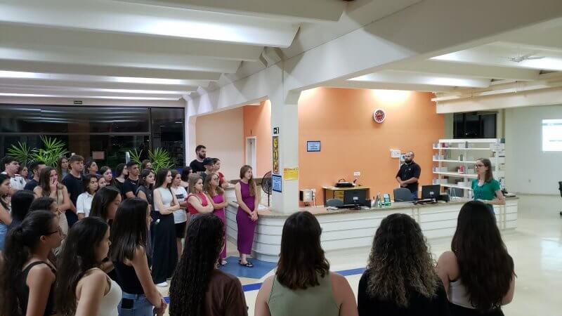 Capa Alunos da URI visitam biblioteca e conhecem recursos disponíveis