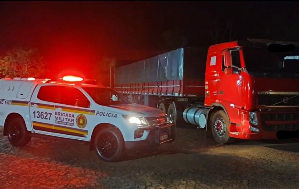 Capa BM realiza prisão e apreende carga contrabandeada em Tiradentes do Sul