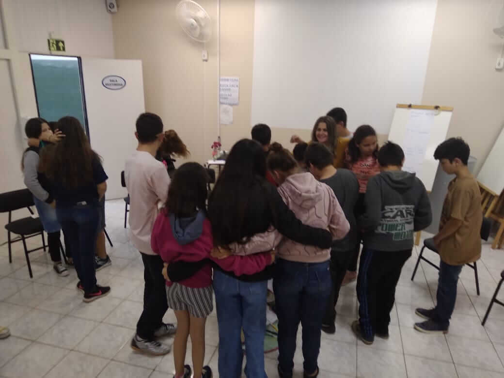 Capa Círculos de paz são desenvolvidos e implementados em escola