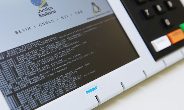 Capa Pesquisadores da USP testarão segurança das novas urnas eletrônicas