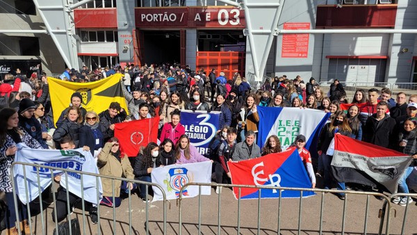 Capa Alunos da 20ª CRE participam do evento Crie o Impossível