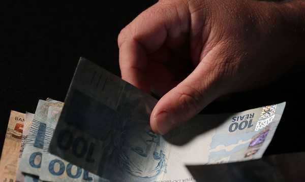 Capa Caixa paga Auxílio Brasil a cadastrados com NIS final 9