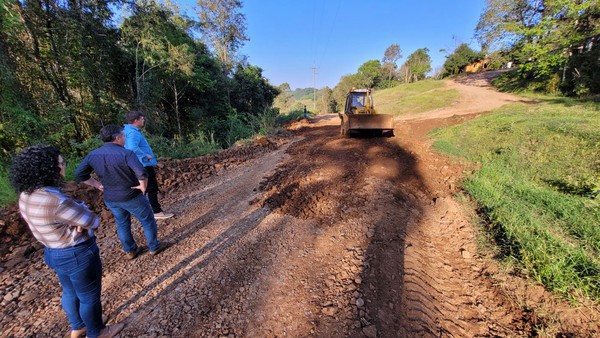 Capa Seberi: Secretaria de Obras recupera estradas no interior