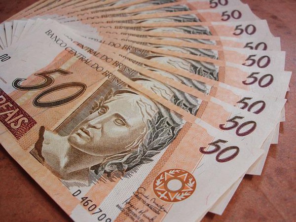 Capa Tesouro pagou R$ 569 milhões de dívidas de cinco estados em março