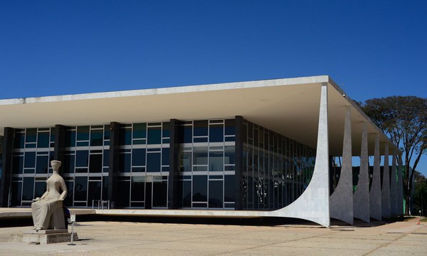 Capa STF determina ações efetivas da ANP e Cade sobre combustíveis