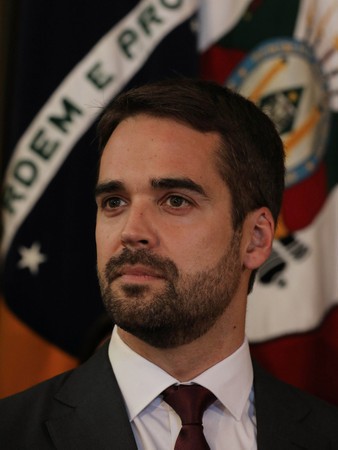 Capa Eduardo Leite permanece no PSDB