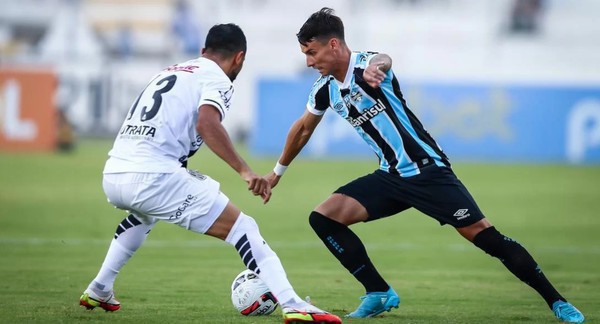 Capa Grêmio empata com a Ponte Preta na estreia da Série B