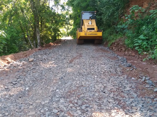 Capa FW: prosseguem obras no interior do município