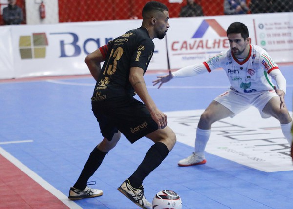 Capa Guarani Futsal perde a primeira em casa, em noite inspirada de goleiro do Sercca