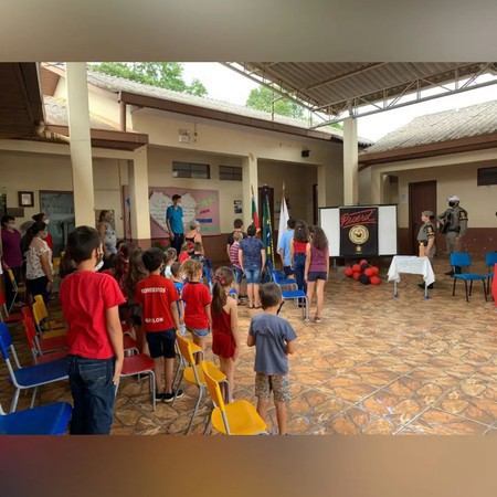 Capa Proerd forma turma em Cristal do Sul