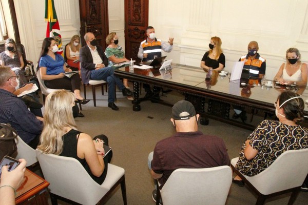 Capa Reunião levanta demandas em razão da estiagem no RS