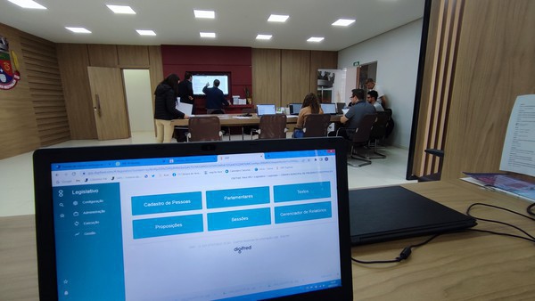 Capa Inicia implantação do Sistema de Informatização da Câmara