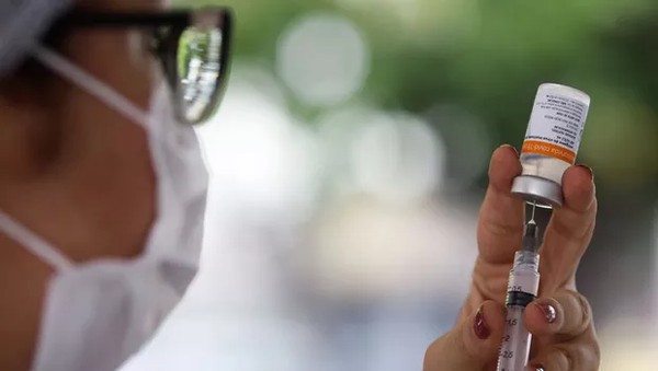 Capa Ministério da Saúde deve priorizar Pfizer e Astrazeneca em 2022