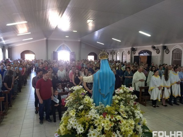 Capa Festa em honra à padroeira no bairro Jardim Primavera