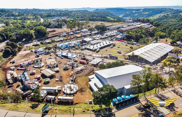 Capa Expofred: clima é intenso no parque de exposições