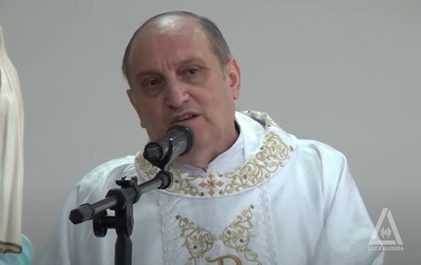 Capa Monsenhor Leonir completa 36 anos de ordenação sacerdotal