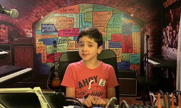 Capa Brasileiro de 8 anos é uma das pessoas mais inteligentes do mundo