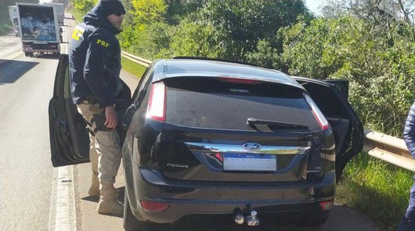 Capa Após mentir o nome, foragido é preso pela PRF