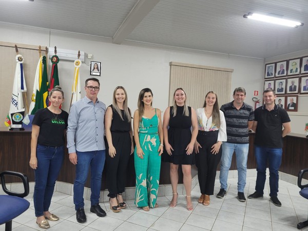 Capa Angela Paula Poncio assume diretoria da Acisap