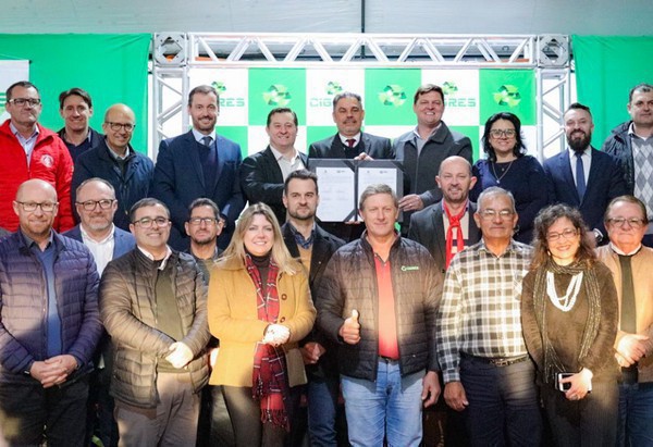 Capa Cigres assina convênio com o Ministério Público