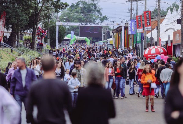 Capa Expofred recebe grande público no feriado