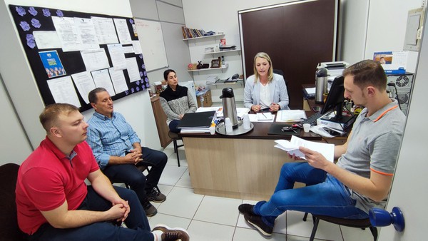 Capa Regularização Fundiária é tema de visita do Projeto Diálogos à Secretaria de Assistência Social e Habitação