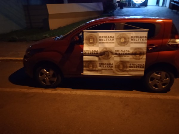 Capa 37°BPM prende dupla com carro roubado em FW