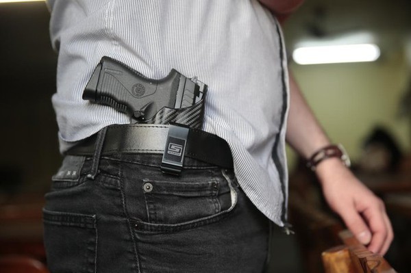 Capa TSE decide barrar o porte de armas nas seções eleitorais