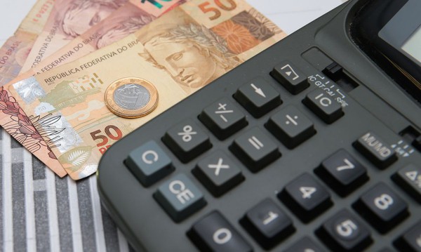 Capa Mercado financeiro prevê inflação de 7,67% para este ano