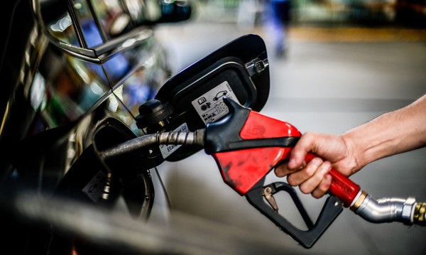 Capa Confaz fixa ICMS do diesel e prorroga congelamento sobre gasolina