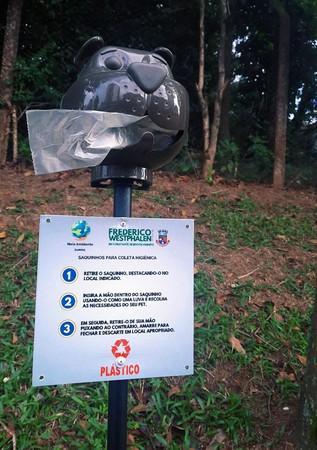Capa FW: dispensers com coletores higiênicos para pets são instalados