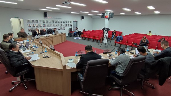 Capa Câmara de FW fará a digitalização de milhares de documentos