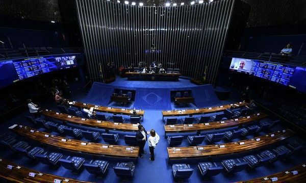 Capa Senado aprova crédito consignado para beneficiário do Auxílio Brasil