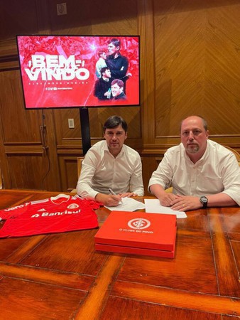 Capa Alexander Medina é o novo técnico do Inter