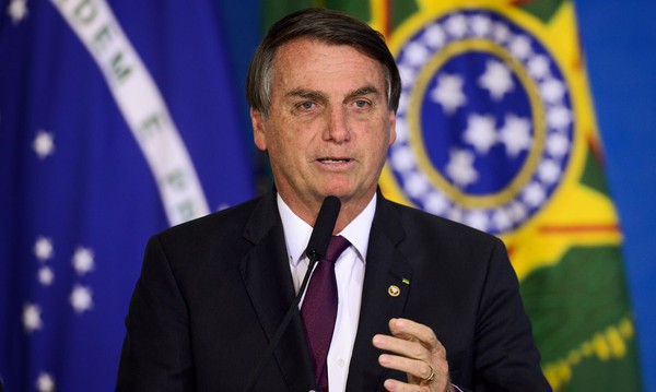 Capa Bolsonaro confirma Auxílio Brasil de R$ 400