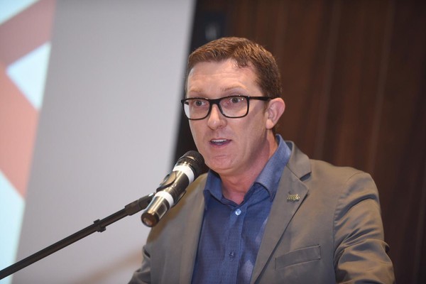 Capa Cledir Magri é reeleito presidente da Cresol Confederação