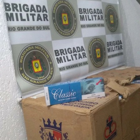 Capa Crissiumal: Dois são presos por contrabando de cigarros