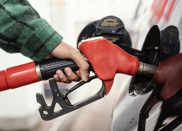 Capa Petrobras anuncia novo aumento de combustíveis
