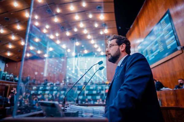Capa Parlamento gaúcho aprova a perda de mandato de Ruy Irigaray