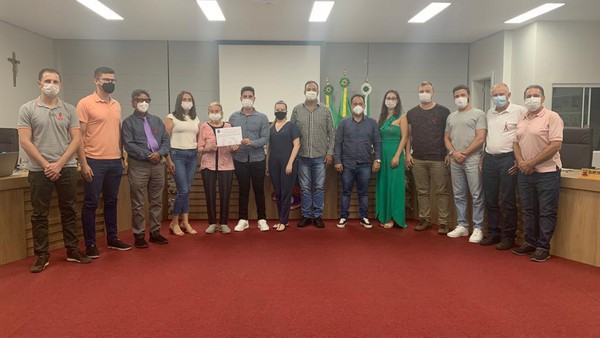 Capa Câmara faz homenagem ao médico Dirceu Medeiros e em memória ao professor Claudecir Frizon