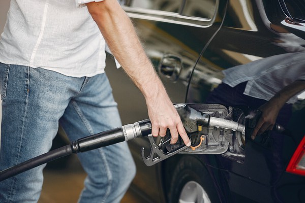 Capa Gasolina fica 5,18% mais cara a partir de hoje nas refinarias