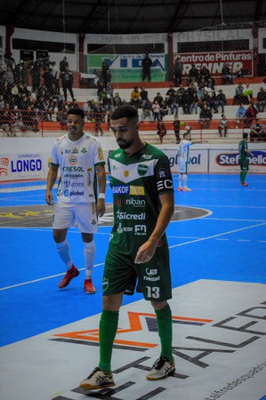 Capa Guarani anuncia a saída de Halison