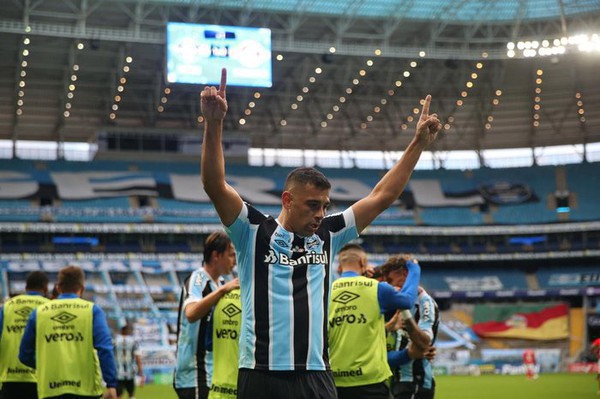 Capa Grêmio anuncia a permanência de Diego Souza