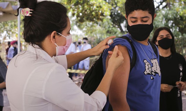Capa Brasil tem 20 milhões de pessoas com segunda dose atrasada