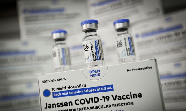 Capa Anvisa aprova extensão da validade da vacina da Janssen