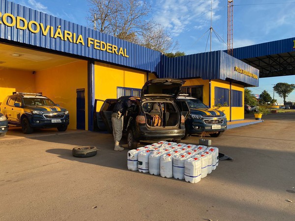 Capa PRF prende dois homens por contrabando de agrotóxicos
