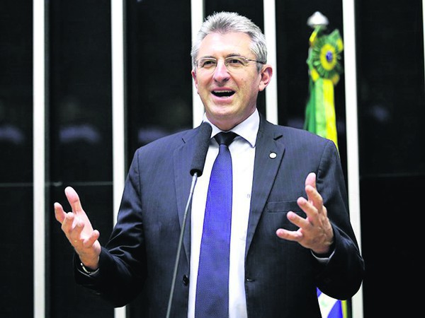 Capa Parece que temos um jogador que chuta contra a goleira do próprio time