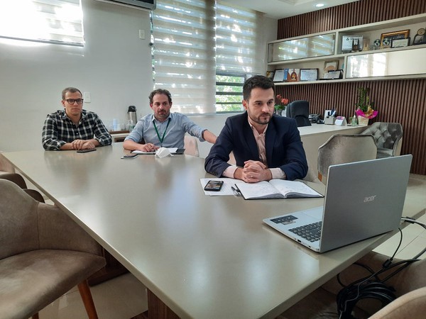 Capa Fw: João Vendruscolo toma posse como prefeito em exercício