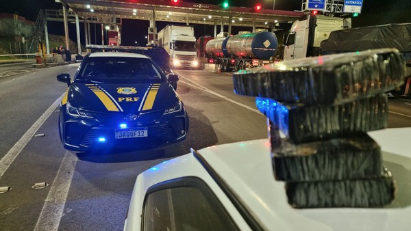 Capa PRF prende quadrilha com cocaína